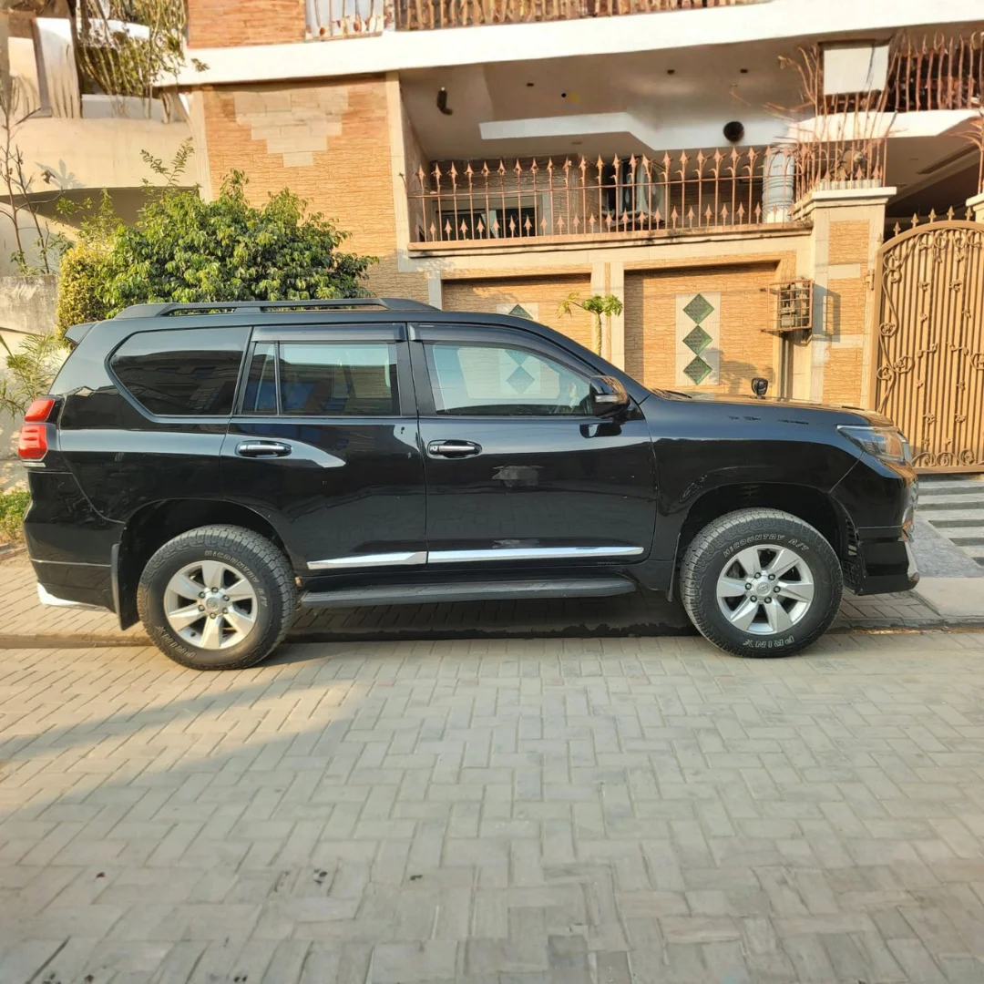 Rent a Car near Lahore