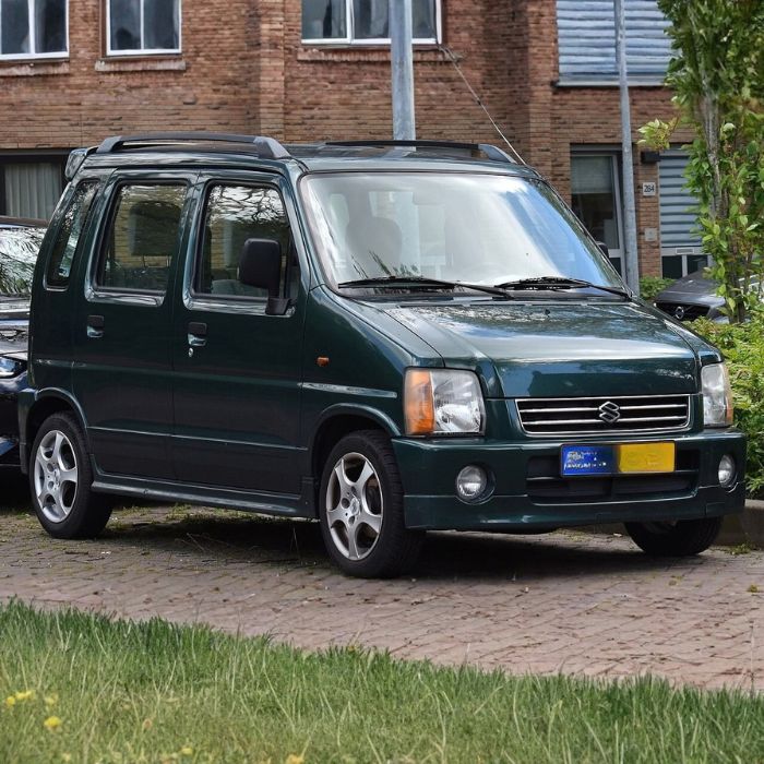 Rent Suzuki Wagon R in Lahore